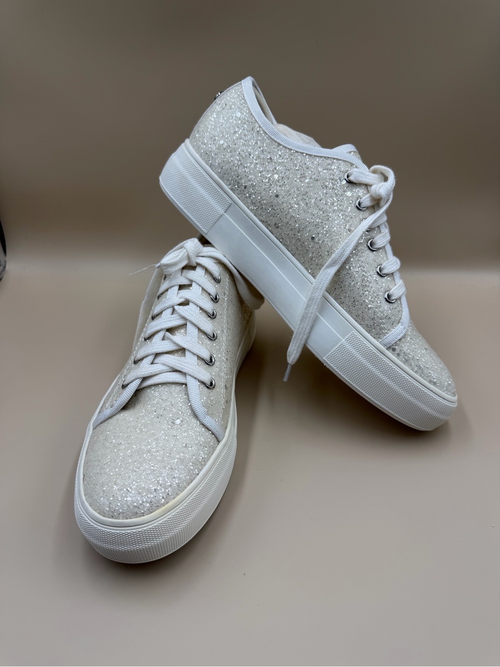 Heirloom White Glitter Bridal Wedding Sneakers Size 8.5 NWT